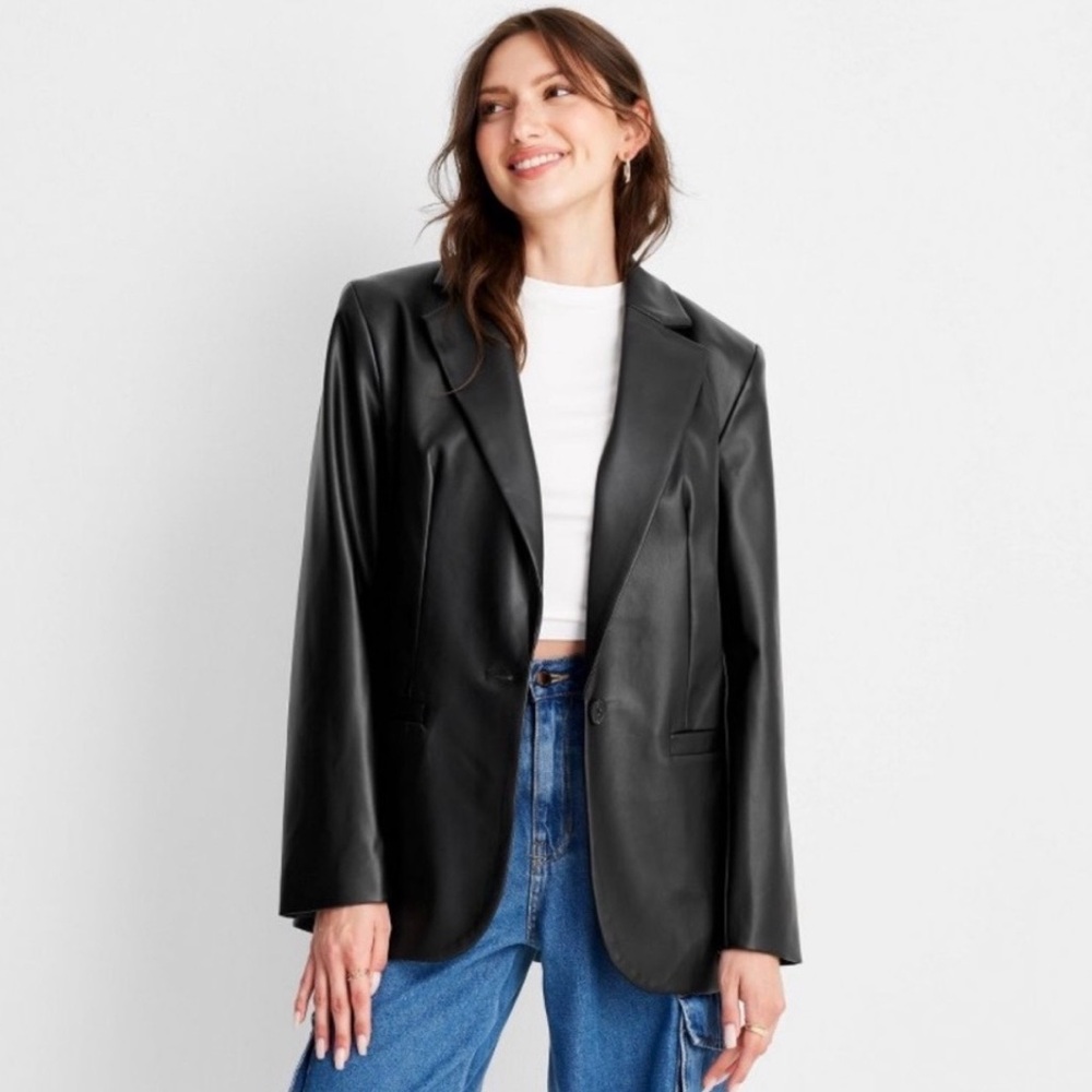 A new day Women’s relaxed fit faux leather blazer Black NWT oversized boyfriend